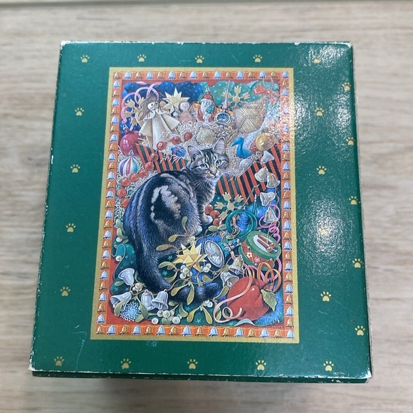 Vintage Enesco Ivory Cats Christmas Ornament and Decorative Tin - Picture 4 of 7